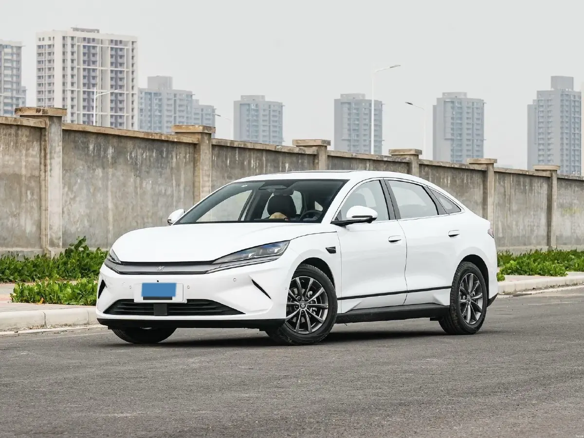2025 BYD QinL BEV