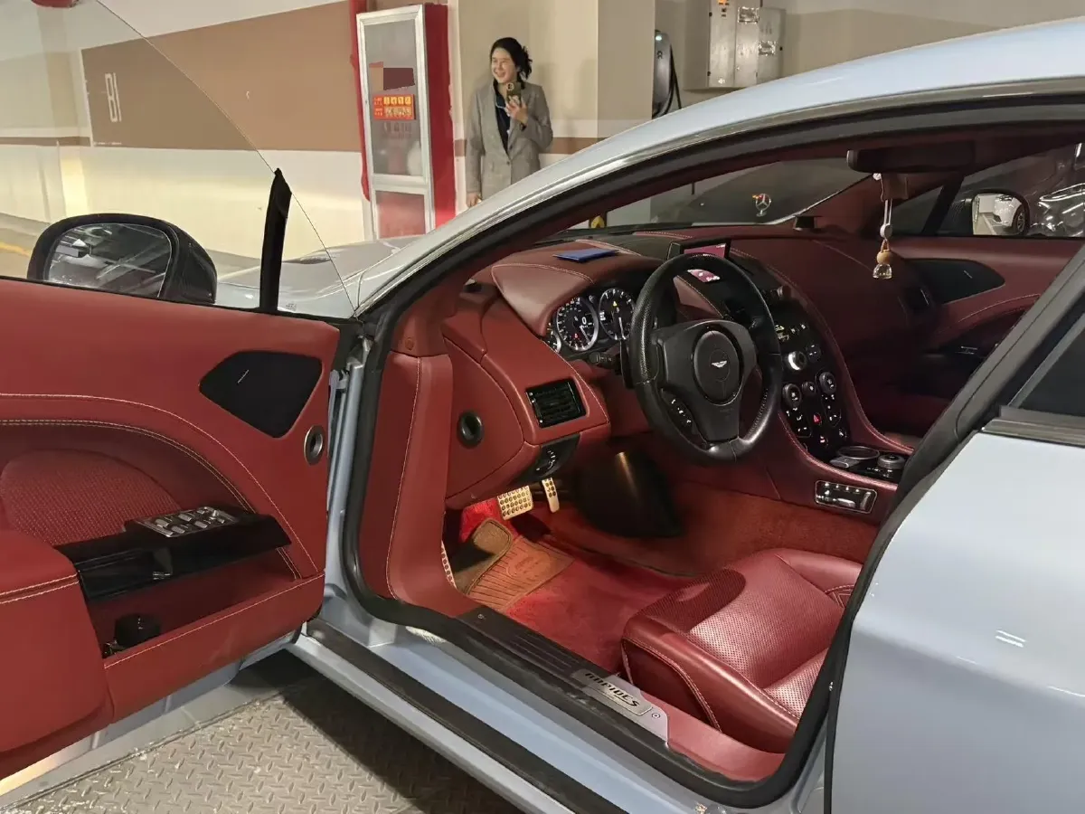 2017 Aston Martin Rapide 6.0L 560HP V12 8AT,autocango,china used car exporter,china ev exporter,chinese used car exporter,chinese used ev exporter