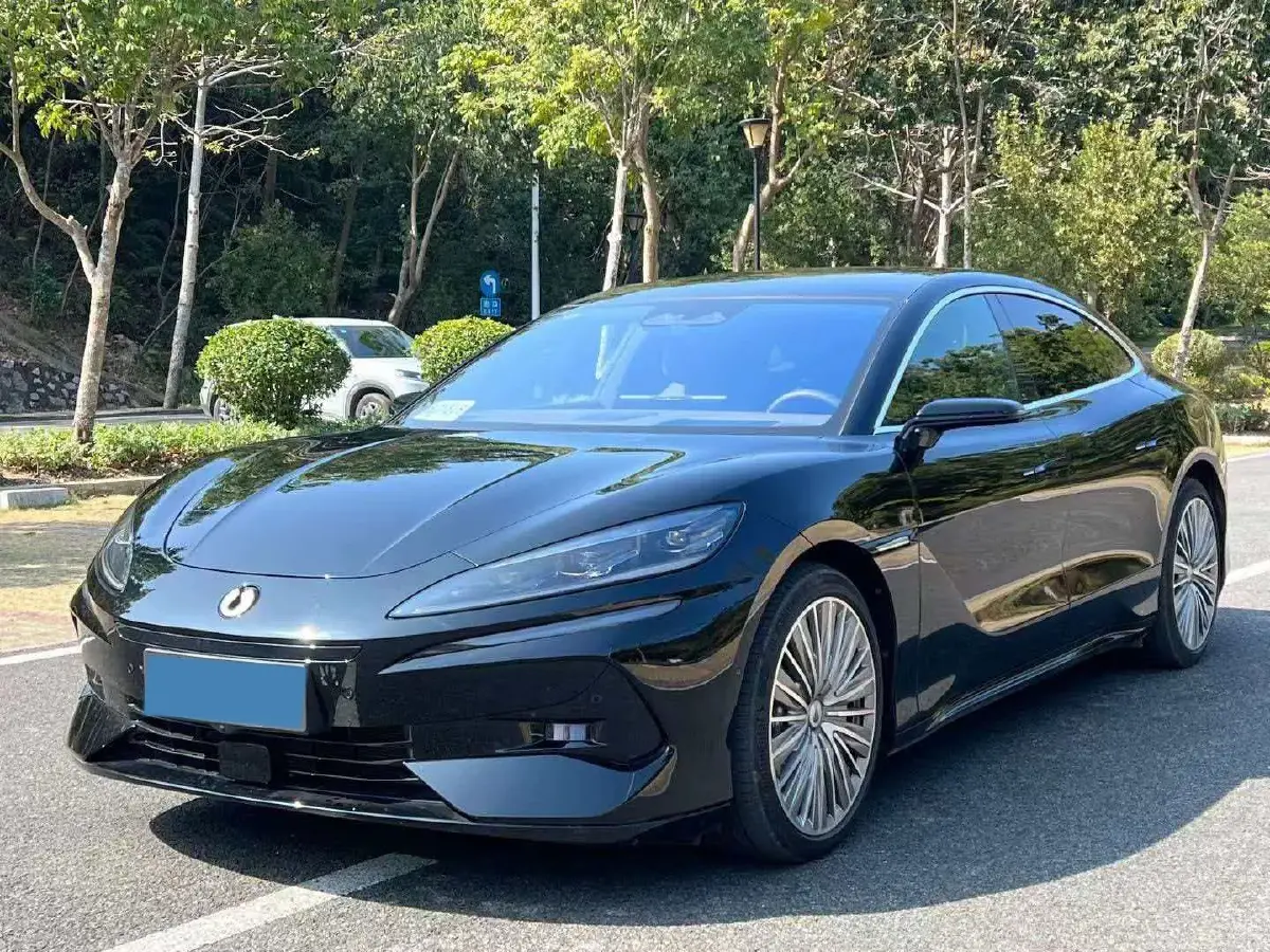 2024 Denza DenzaZ9 2.0T 207HP L4 E-CVT PHEV 38.5KWH