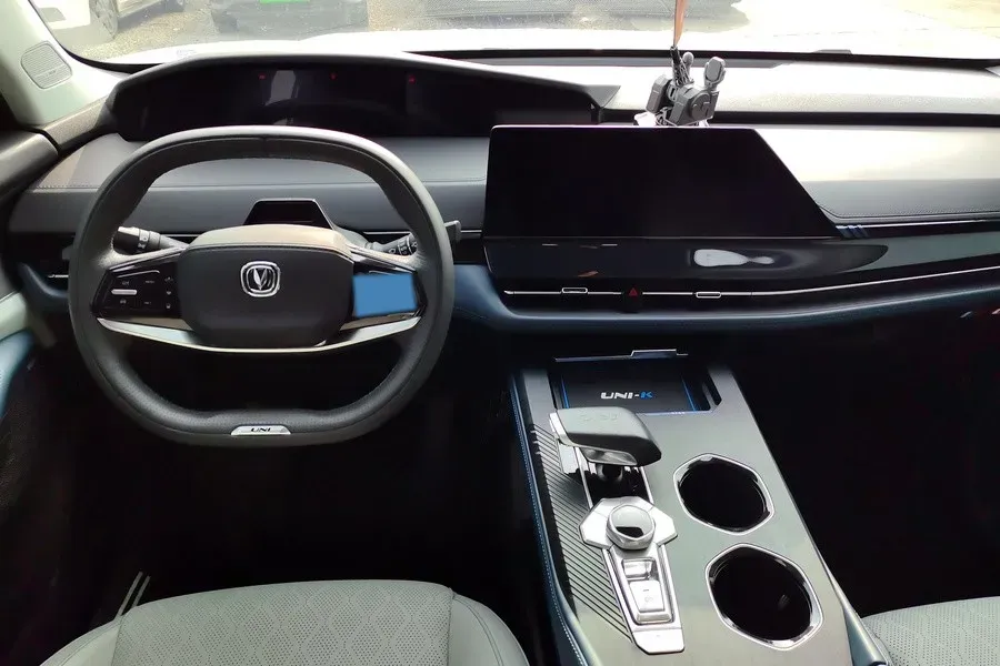 2022 ChangAn UNI-K iDD 1.5T 170HP L4 6TCT PHEV 30.74KWH,autocango,china used car exporter,china ev exporter,chinese used car exporter,chinese used ev exporter