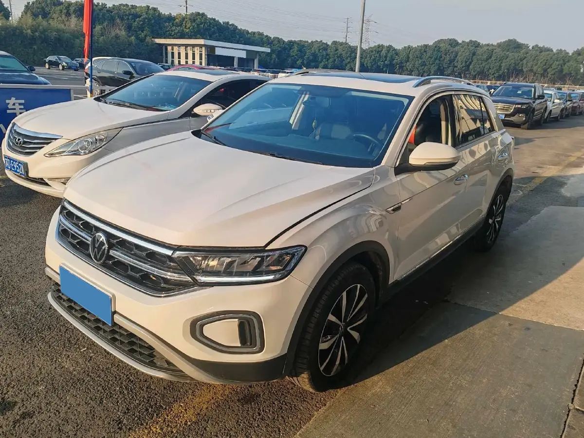 2023 Volkswagen T-Roc 1.4T 150HP L4 7DCT