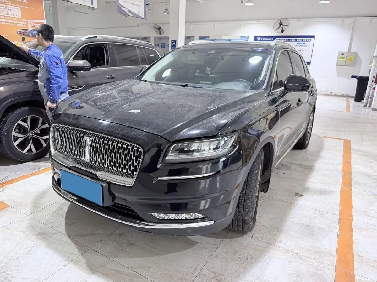 2021 Lincoln Nautilus 2.0T 245HP L4 8AT