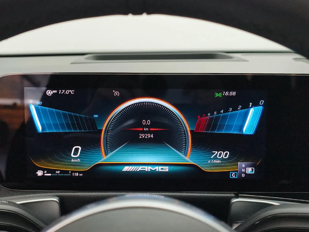 2021 Mercedes-Benz GLB AMG 2.0T 306HP L4 8DCT,autocango,china used car exporter,china ev exporter,chinese used car exporter,chinese used ev exporter