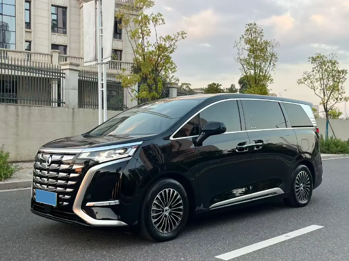 2024 Denza D9 1.5T 139HP L4 E-CVT PHEV 40KWH