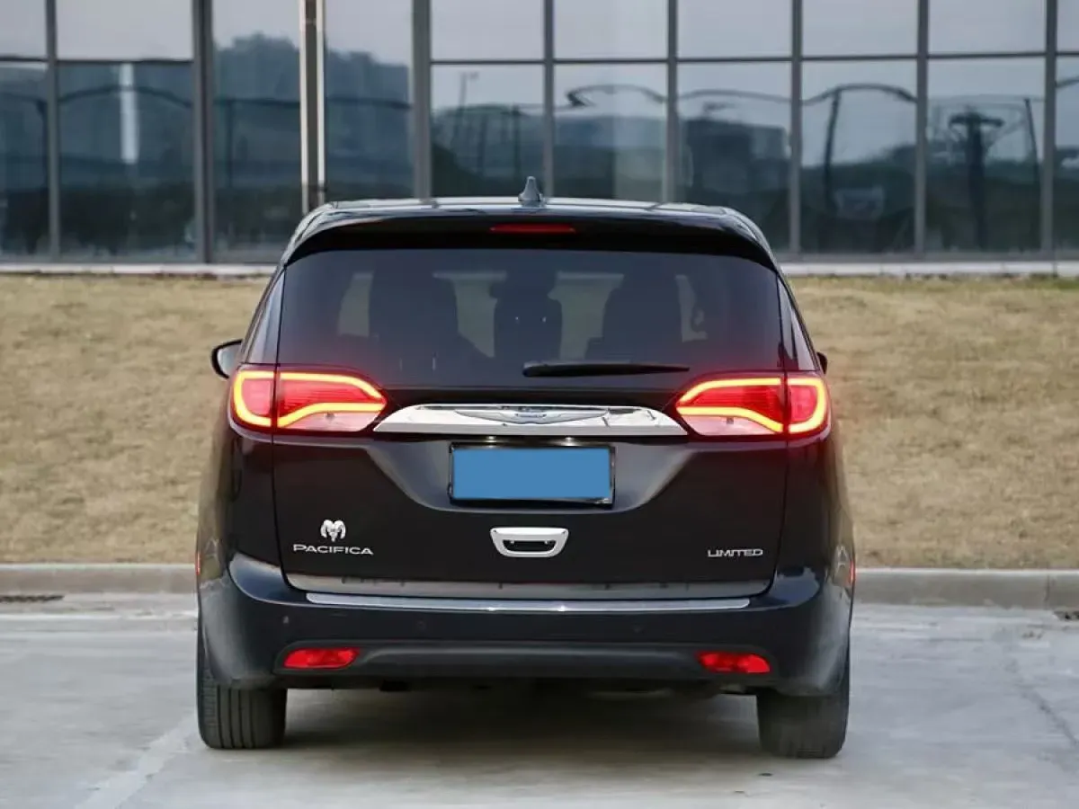 2017 Chrysler Pacifica 3.6L 279HP V6 9AT,autocango,china used car exporter,china ev exporter,chinese used car exporter,chinese used ev exporter