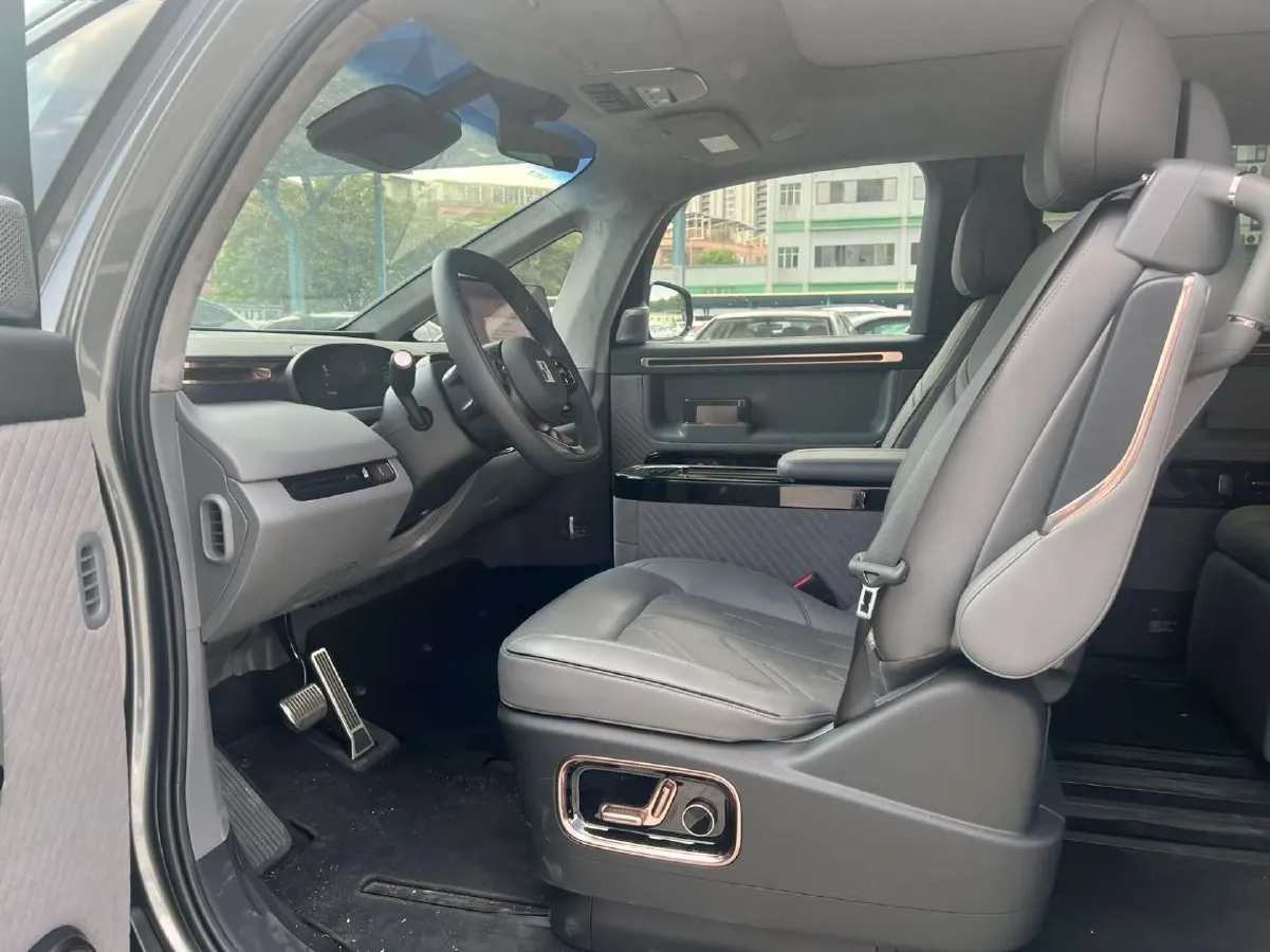 2025 Zeekr MIX BEV 102KWH,autocango,china used car exporter,china ev exporter,chinese used car exporter,chinese used ev exporter