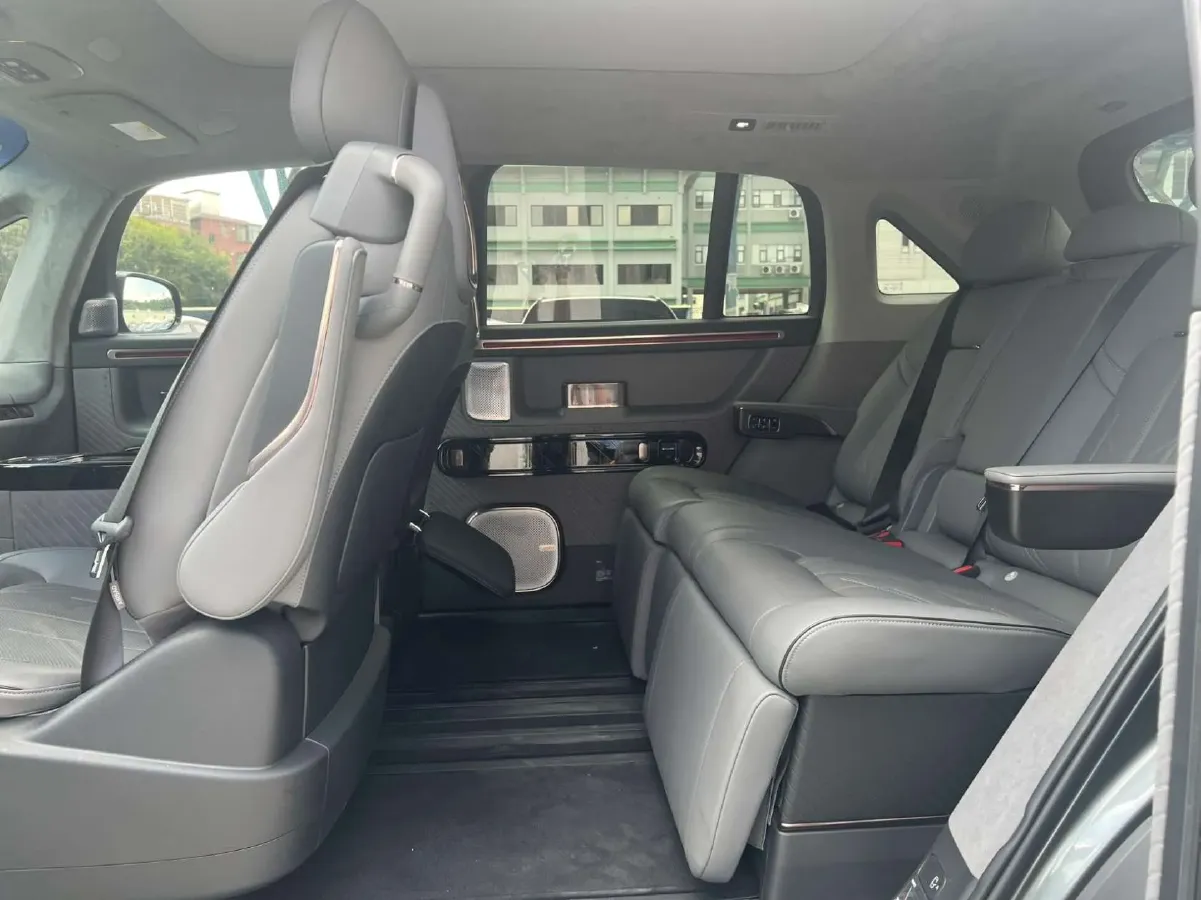 2025 Zeekr MIX BEV 102KWH,autocango,china used car exporter,china ev exporter,chinese used car exporter,chinese used ev exporter