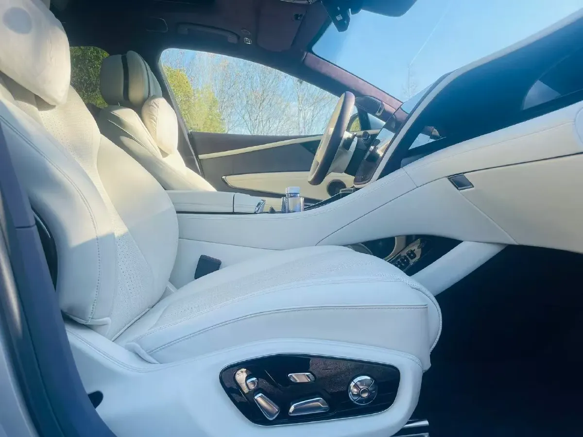 2025 YangWang U7 BEV 135.5KWH,autocango,china used car exporter,china ev exporter,chinese used car exporter,chinese used ev exporter