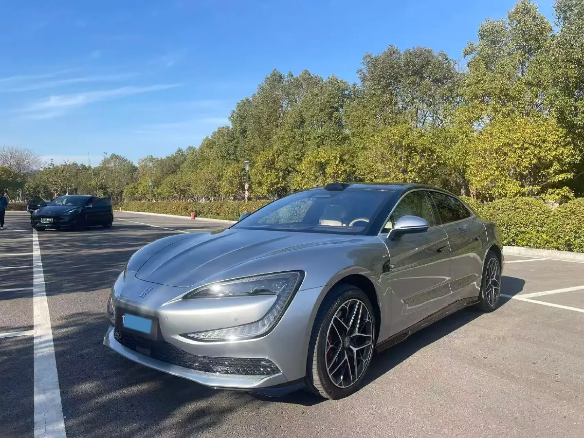 2025 YangWang U7 BEV 135.5KWH,autocango,china used car exporter,china ev exporter,chinese used car exporter,chinese used ev exporter