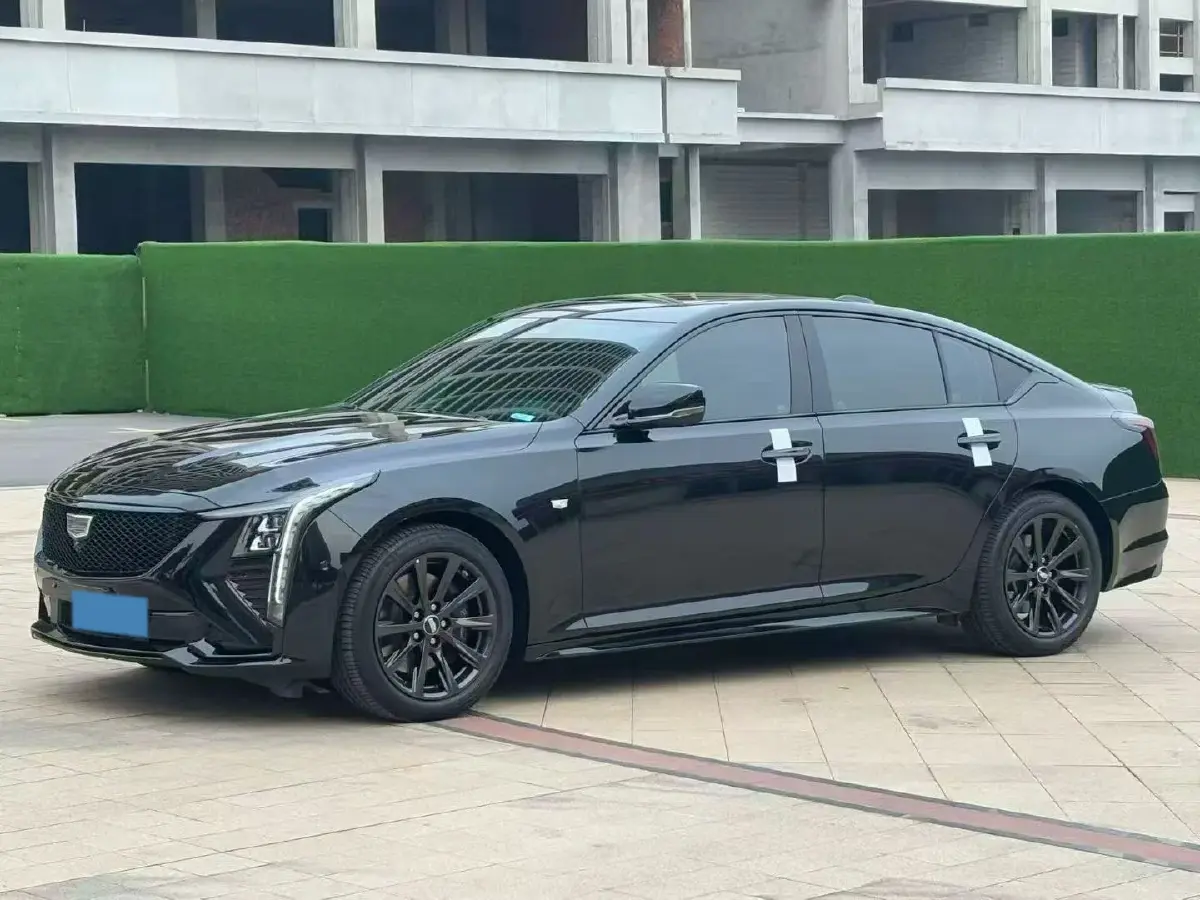 2025 Cadillac CT5 2.0T 237HP L4 10AT