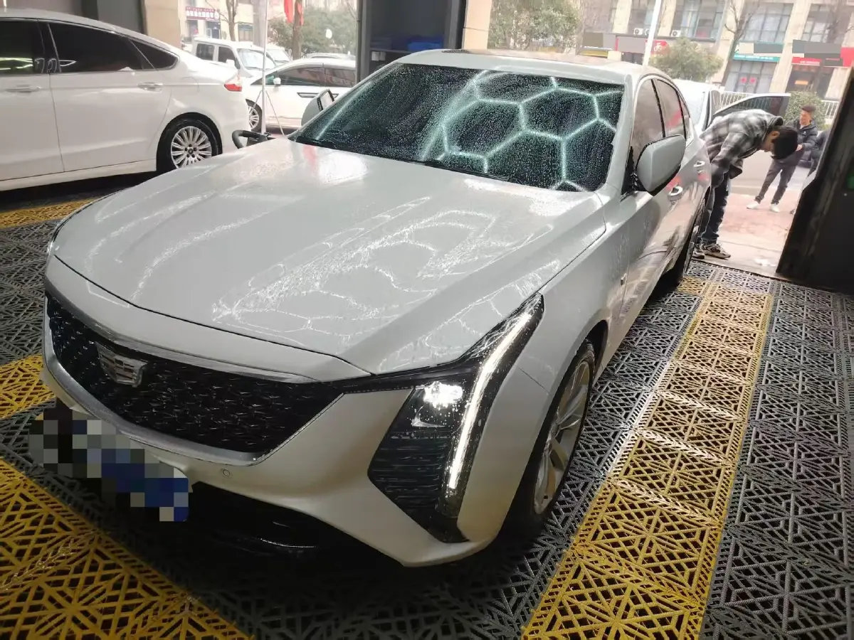 2023 Cadillac CT5 2.0T 237HP L4 10AT