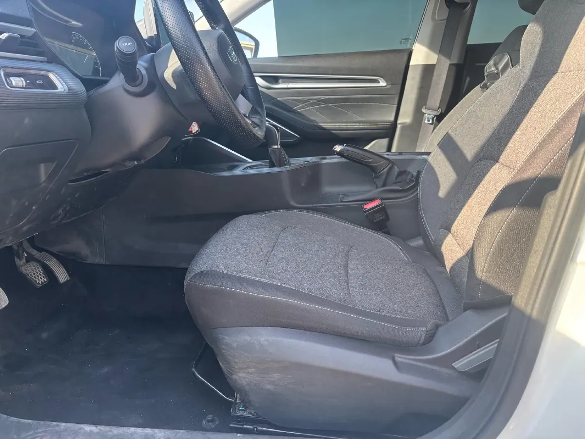 2023 Geely Emgrand 1.5L 127HP L4 5MT,autocango,china used car exporter,china ev exporter,chinese used car exporter,chinese used ev exporter