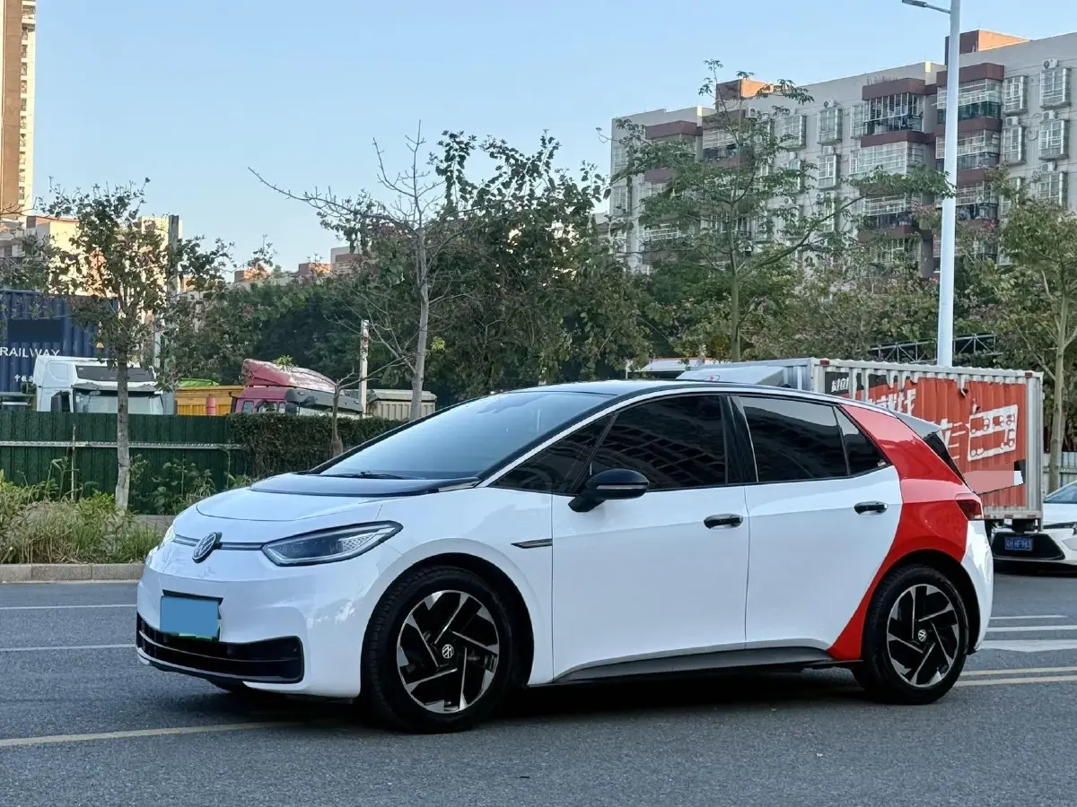 2023 Volkswagen ID.3 BEV 52.8KWH