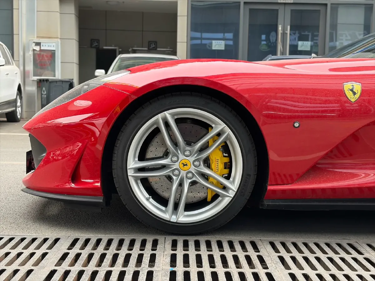 2017 Ferrari 812 6.5L 800HP V12 7DCT,autocango,china used car exporter,china ev exporter,chinese used car exporter,chinese used ev exporter