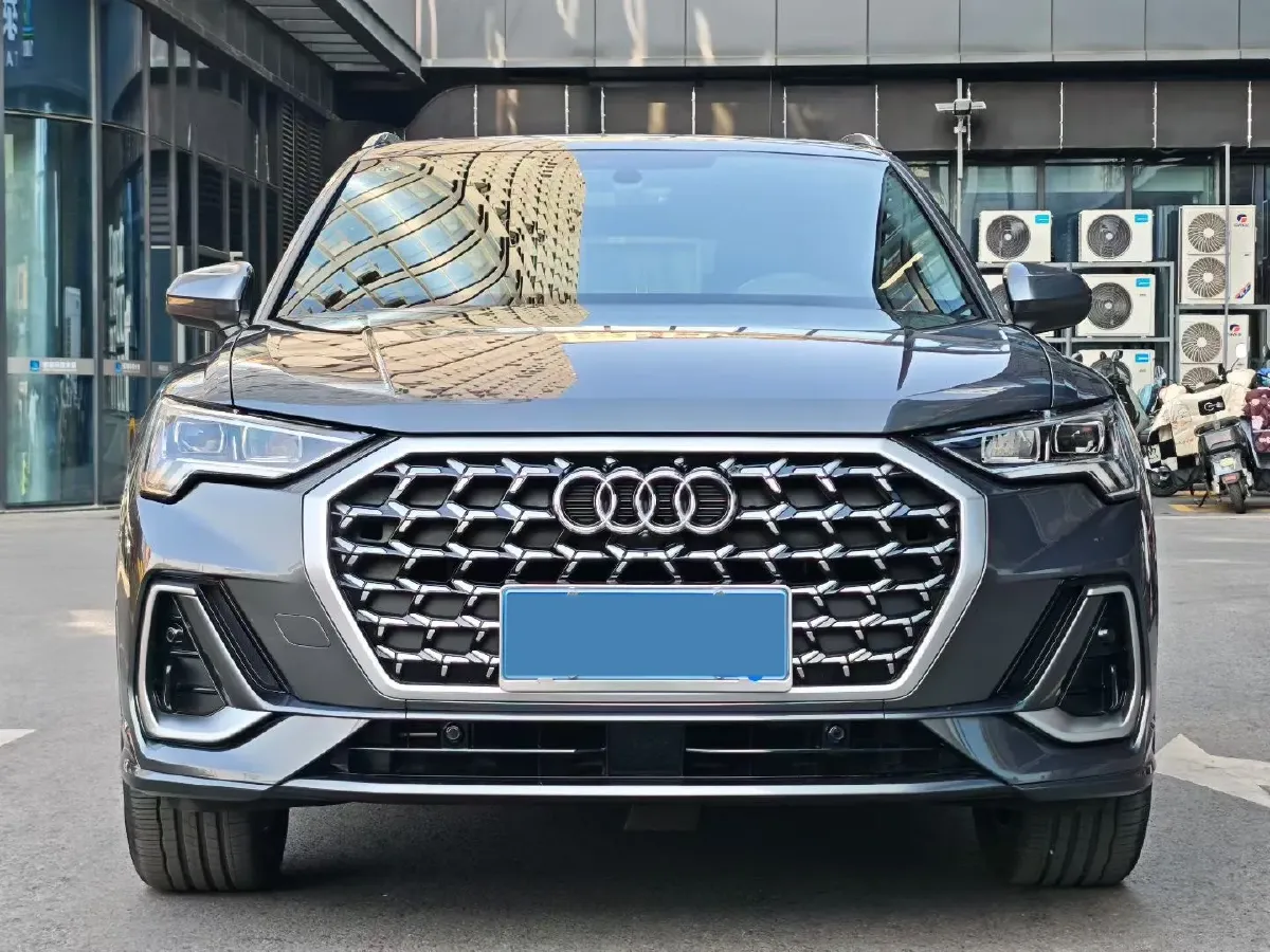 2024 Audi Q3 1.5T 160HP L4 7DCT,autocango,china used car exporter,china ev exporter,chinese used car exporter,chinese used ev exporter
