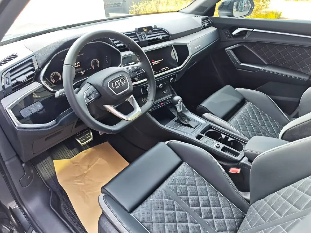 2024 Audi Q3 1.5T 160HP L4 7DCT,autocango,china used car exporter,china ev exporter,chinese used car exporter,chinese used ev exporter