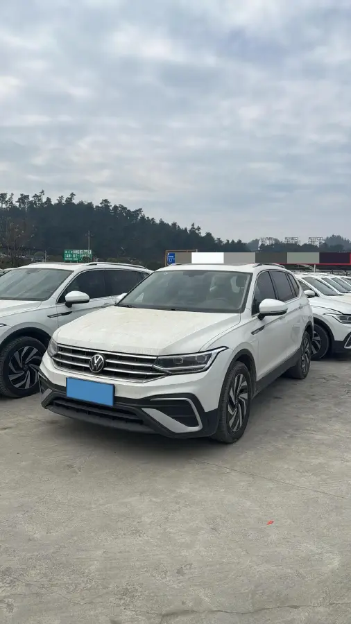 2023 Volkswagen Tiguan L 1.5T 160HP L4 7DCT