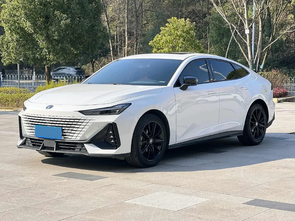 2022 ChangAn UNI-V 1.5T 188HP L4 7DCT
