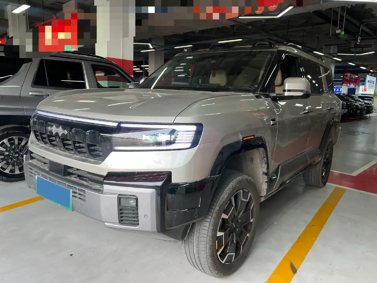 2025 FangChengBao Bao 8 2.0T 245HP L4 E-CVT PHEV 36.8KWH