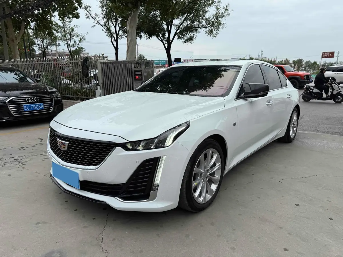 2022 Cadillac CT5 2.0T 237HP L4 10AT