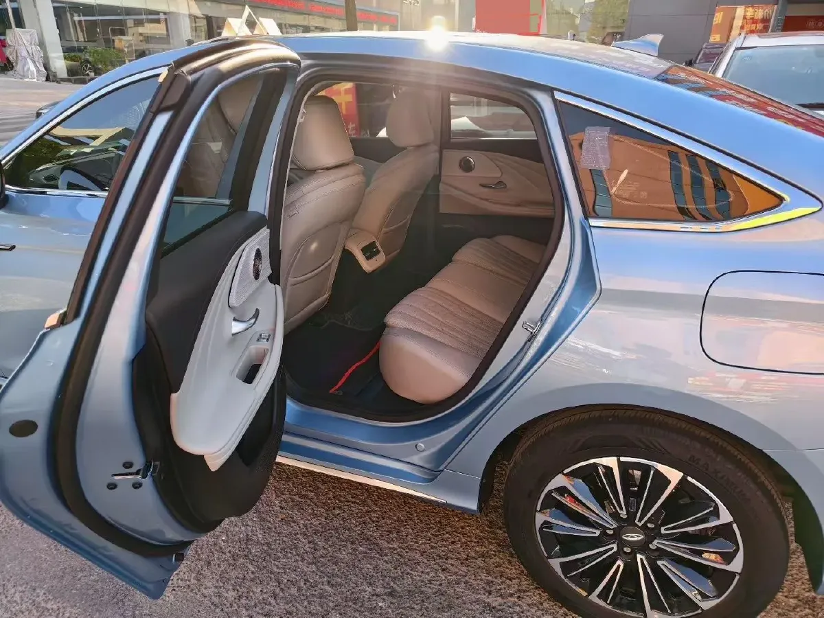 2024 Fulwin FulwinA8 1.5T 156HP L4 1DHT PHEV 18.3KWH,autocango,china used car exporter,china ev exporter,chinese used car exporter,chinese used ev exporter