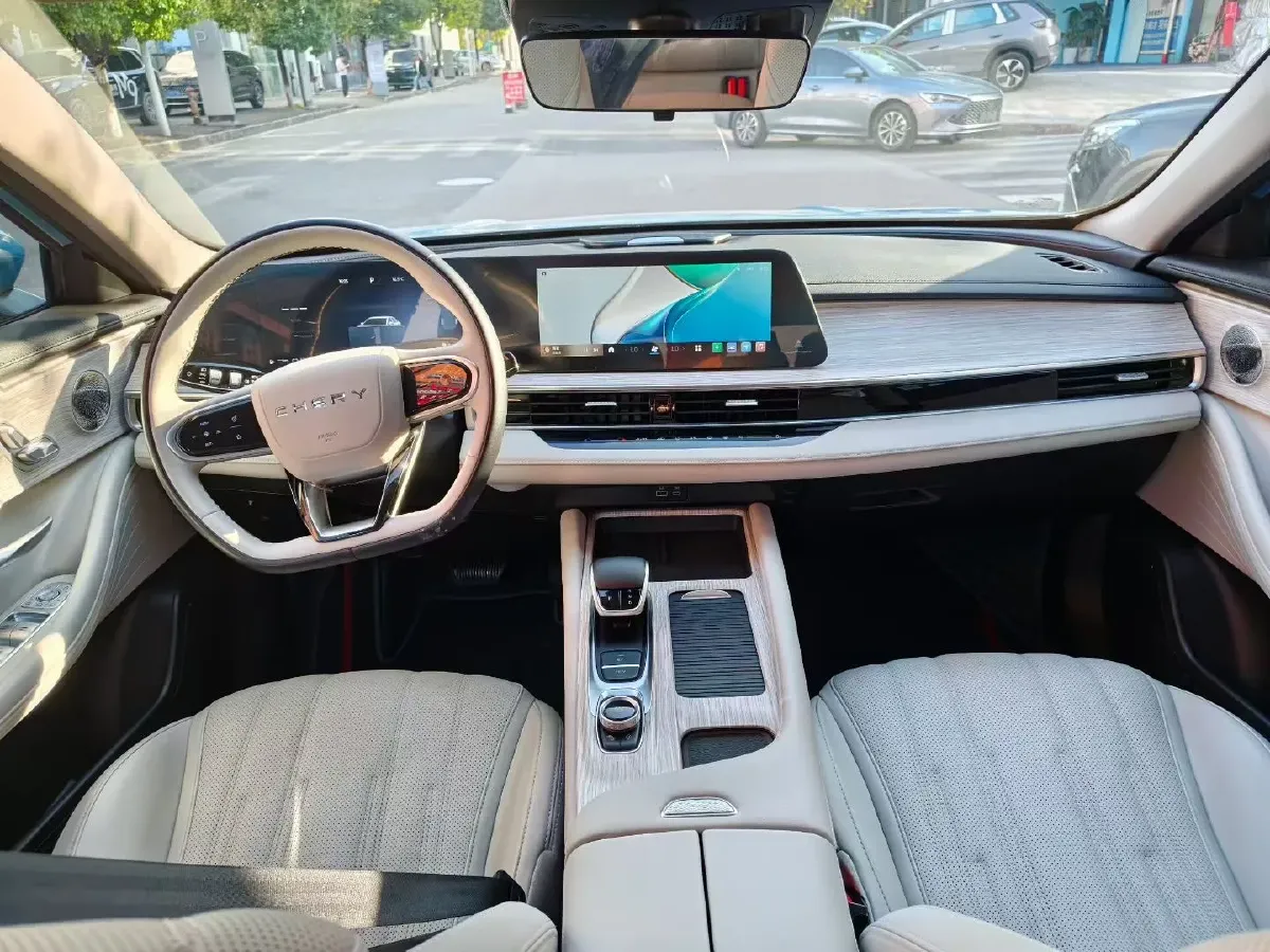 2024 Fulwin FulwinA8 1.5T 156HP L4 1DHT PHEV 18.3KWH,autocango,china used car exporter,china ev exporter,chinese used car exporter,chinese used ev exporter