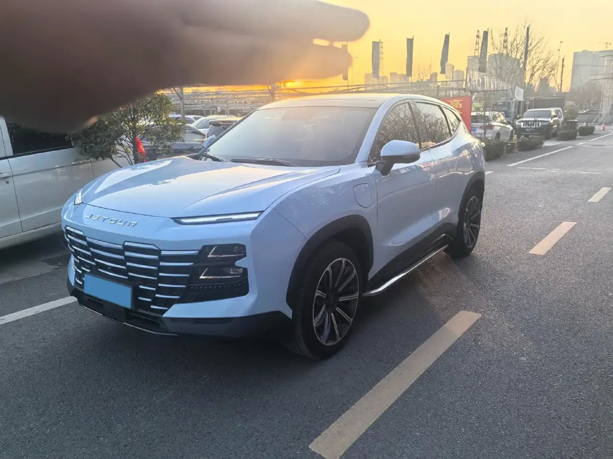 2022 Jetour DASHING i-DM 1.5T 156HP L4 3DHT PHEV 19.27KWH