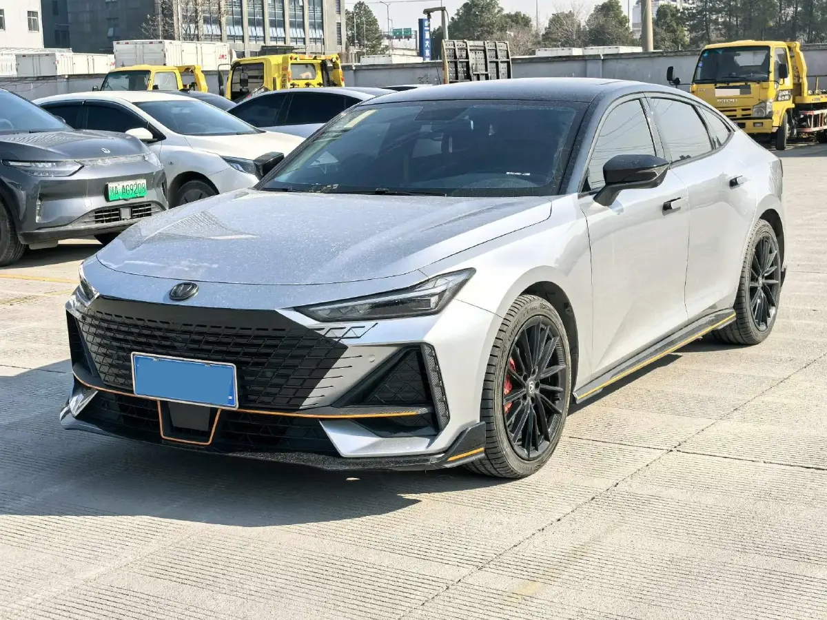 2022 ChangAn UNI-V 1.5T 188HP L4 7DCT