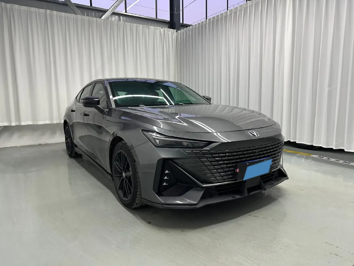 2022 ChangAn UNI-V 1.5T 188HP L4 7DCT,autocango,china used car exporter,china ev exporter,chinese used car exporter,chinese used ev exporter