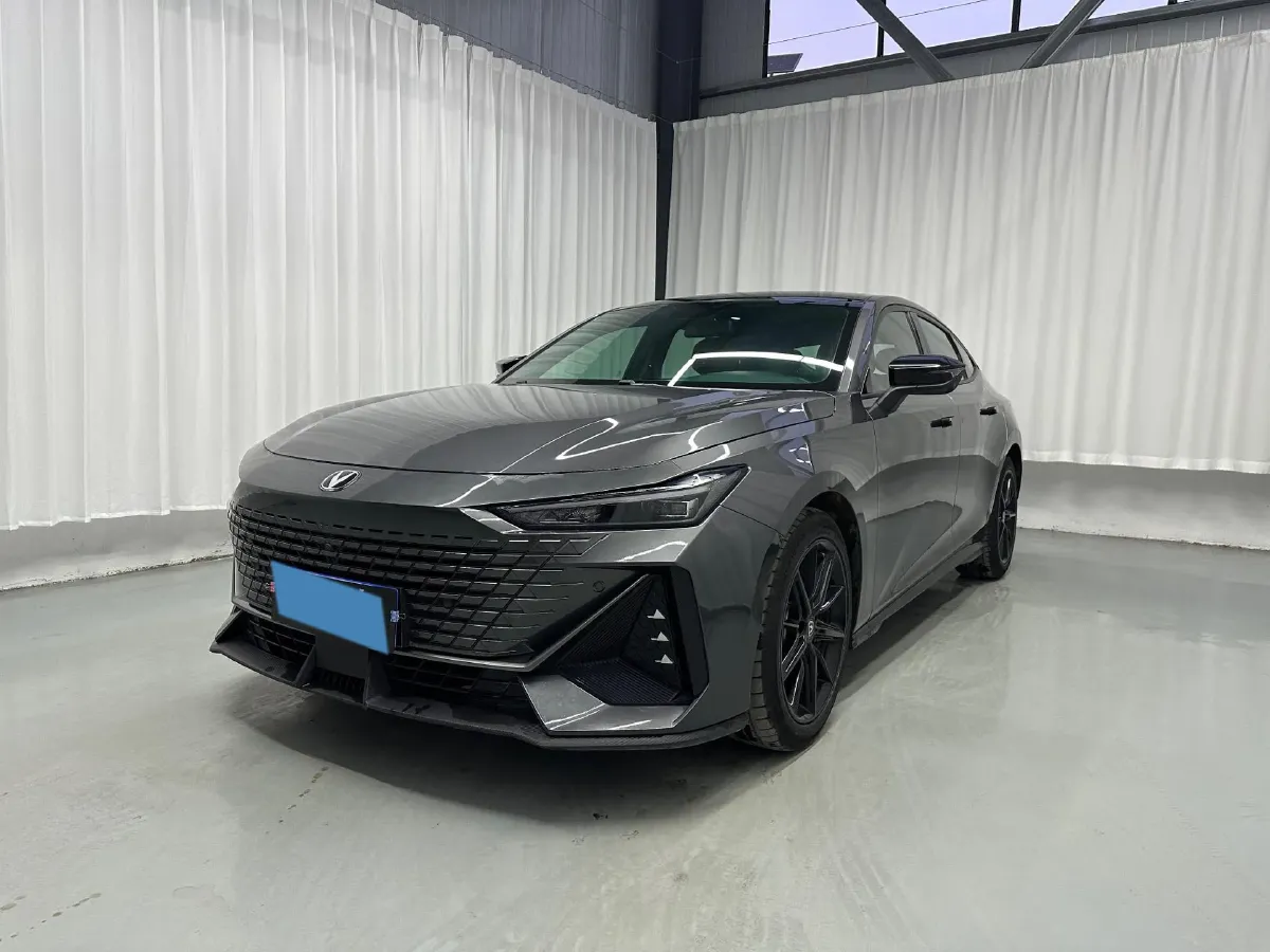 2022 ChangAn UNI-V 1.5T 188HP L4 7DCT,autocango,china used car exporter,china ev exporter,chinese used car exporter,chinese used ev exporter