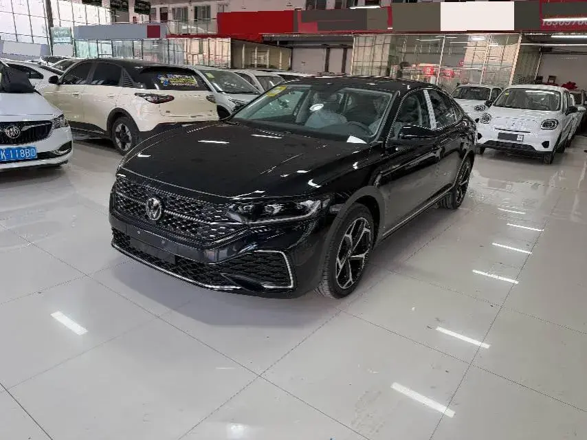 2025 Volkswagen Passat 2.0T 220HP L4 7DCT