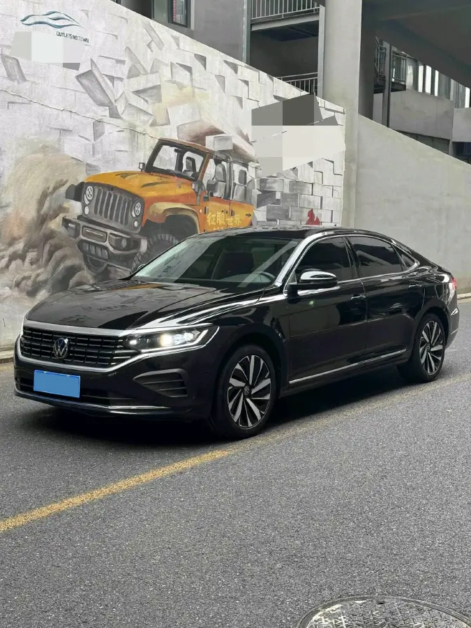 2025 Volkswagen Passat 2.0T 220HP L4 7DCT