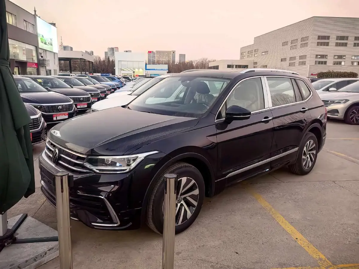 2023 Audi Q2L 1.5T 160HP L4 7DCT