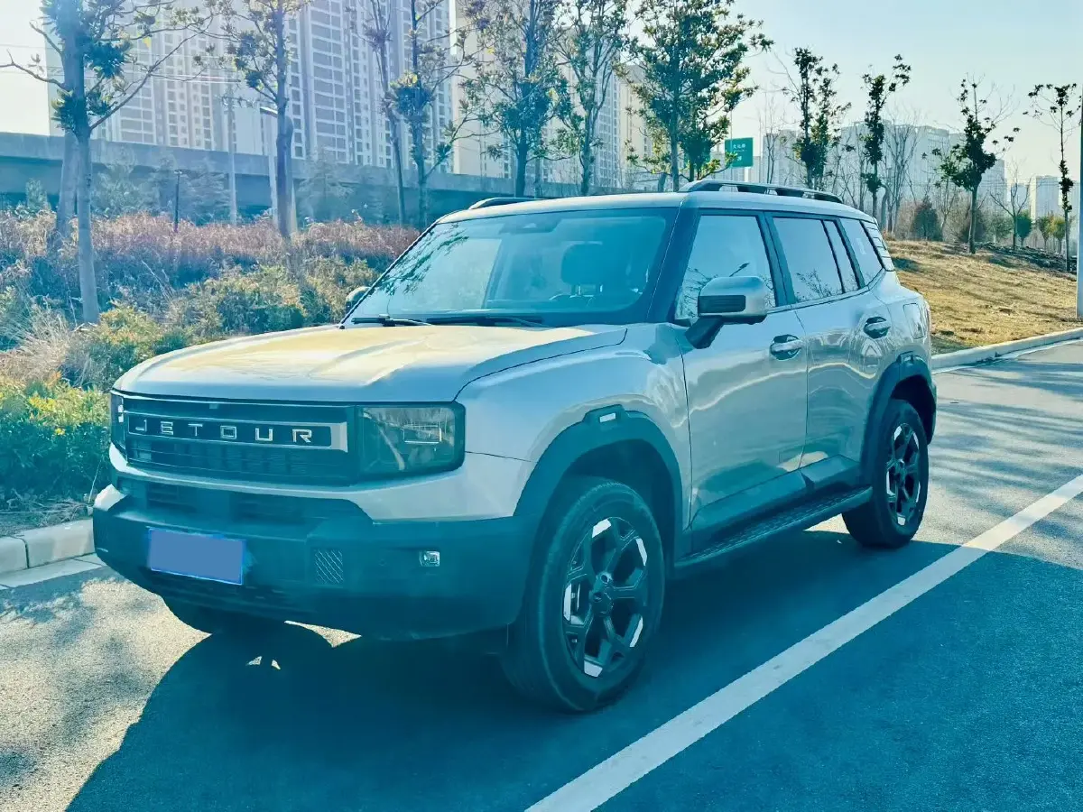 2025 Jetour Traveller 2.0T 254HP L4 7DCT