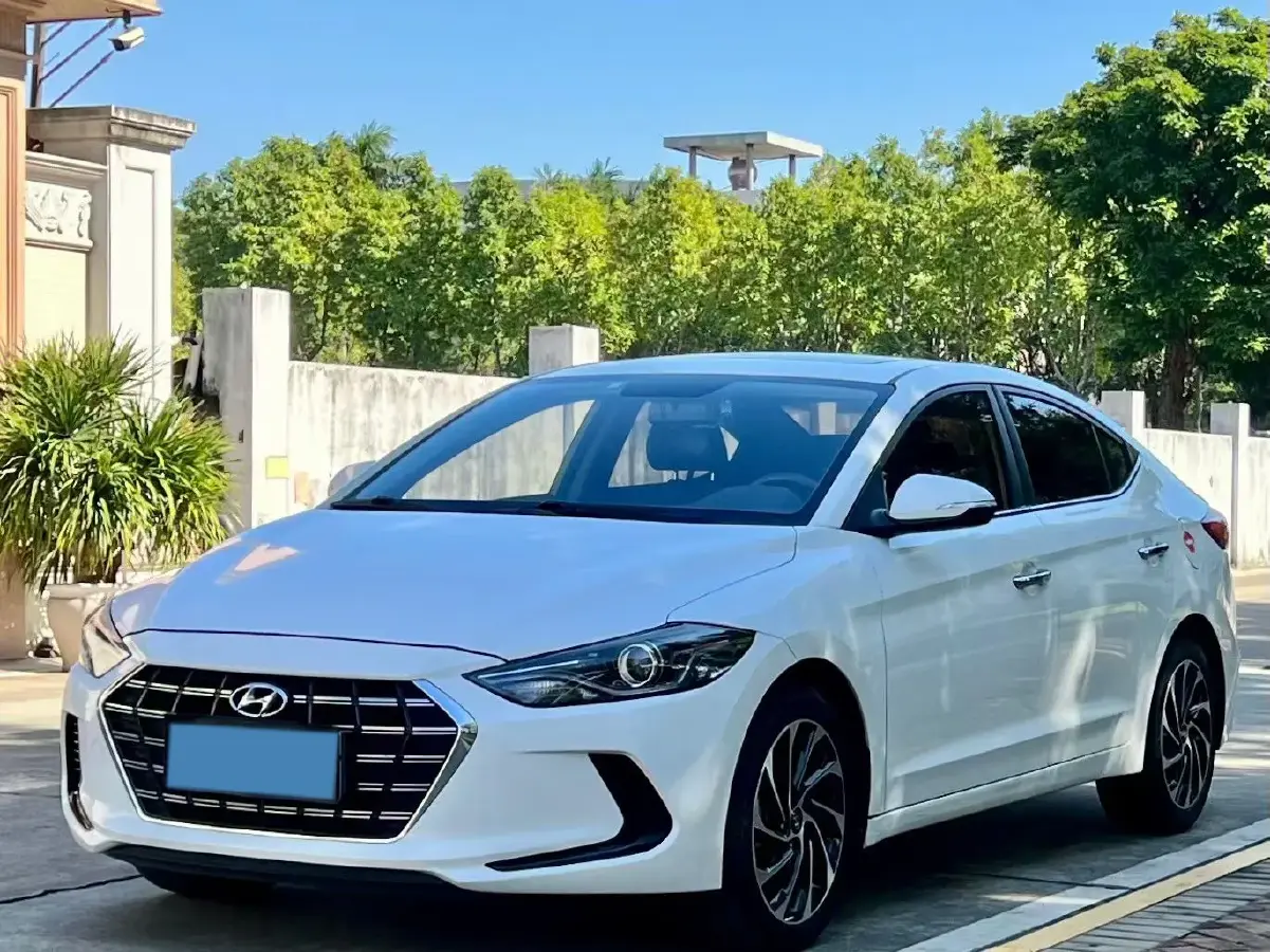 2020 Hyundai Elantra 1.5L 115HP L4 CVT