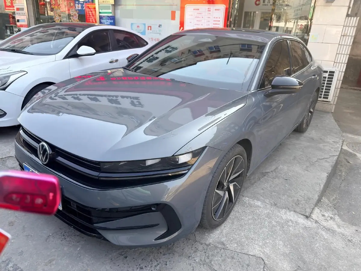 2024 Volkswagen Magotan 2.0T 220HP L4 7DCT