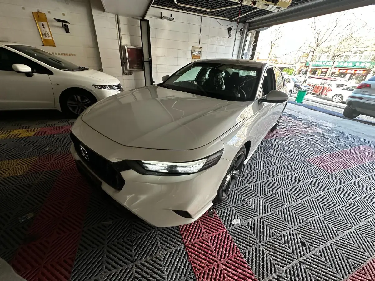 2025 Honda Inspire 1.5T 192HP L4 CVT