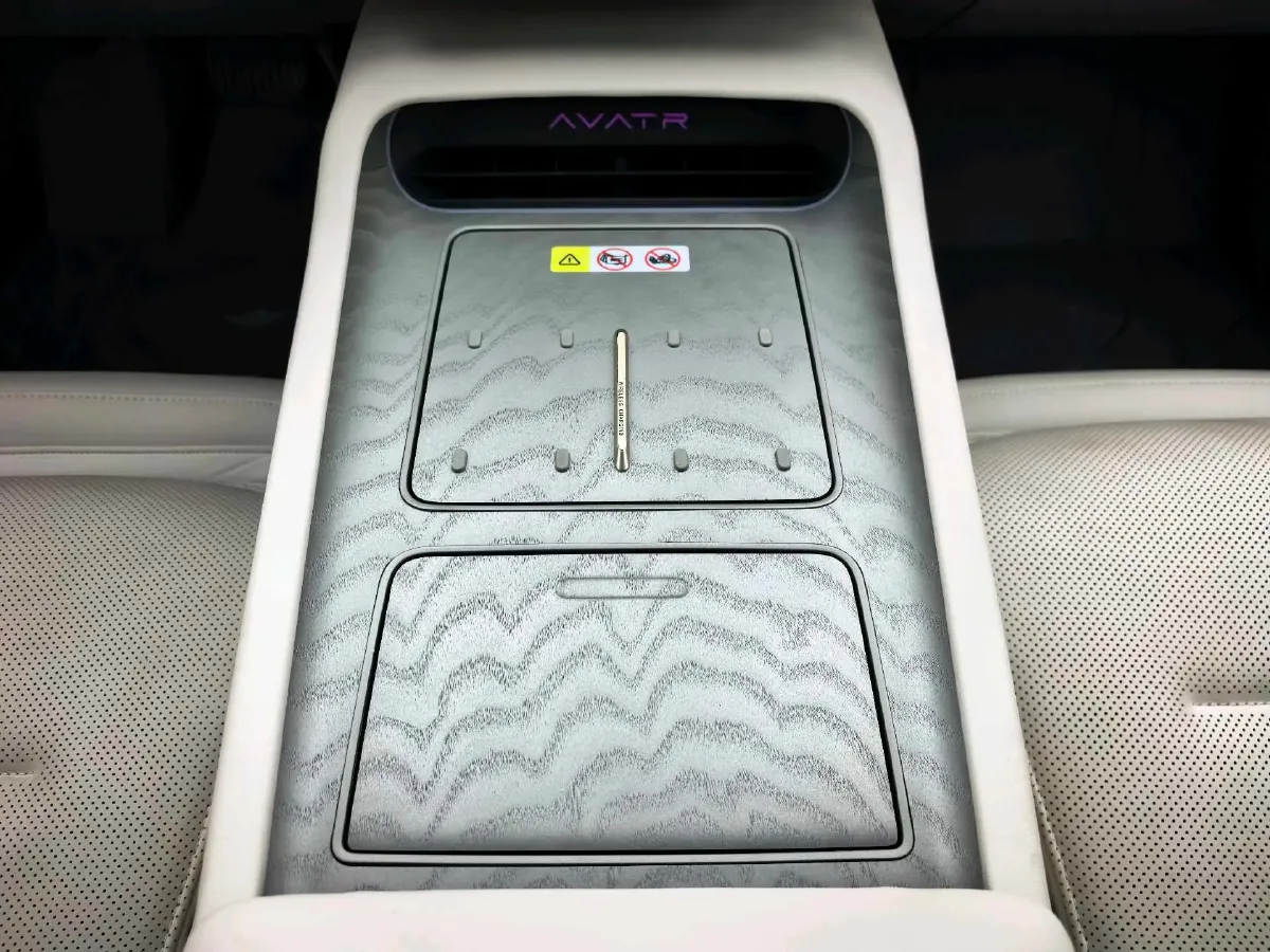 2025 Avatr 12 BEV 94.53KWH,autocango,china used car exporter,china ev exporter,chinese used car exporter,chinese used ev exporter