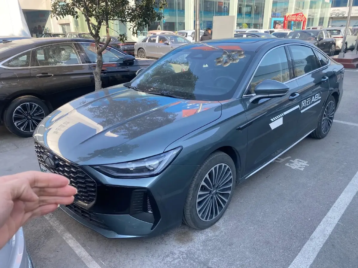 2025 Fulwin FulwinA8L 1.5T 156HP L4 1DHT PHEV 18.67KWH