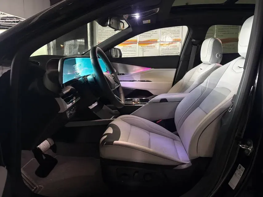 2023 Cadillac GT4 1.5T 211HP L4 9AT,autocango,china used car exporter,china ev exporter,chinese used car exporter,chinese used ev exporter