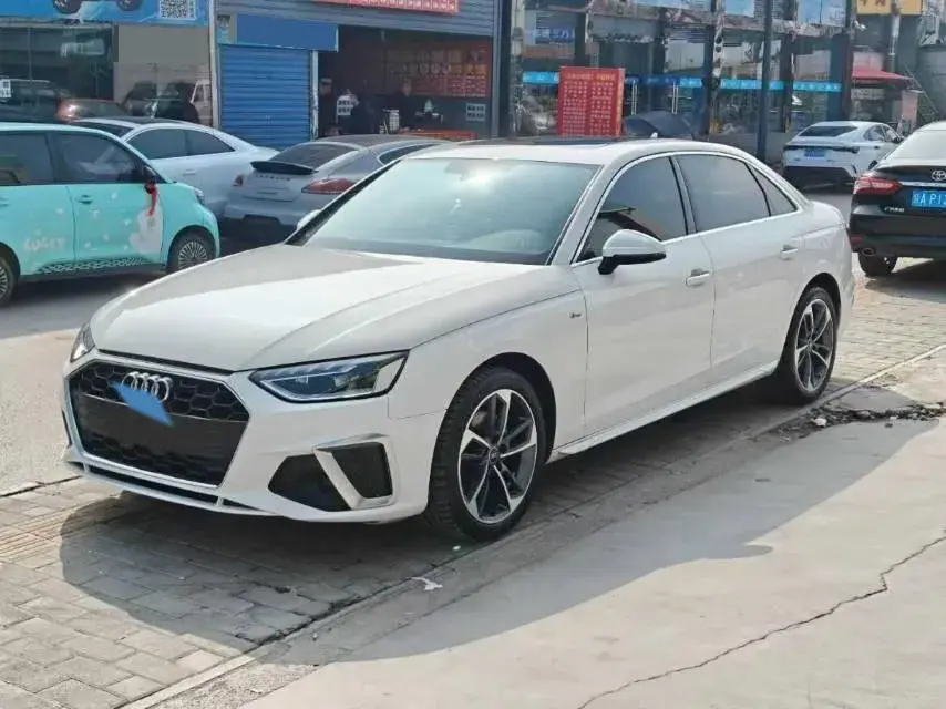 2022 Audi A4L 2.0T 190HP L4 7DCT