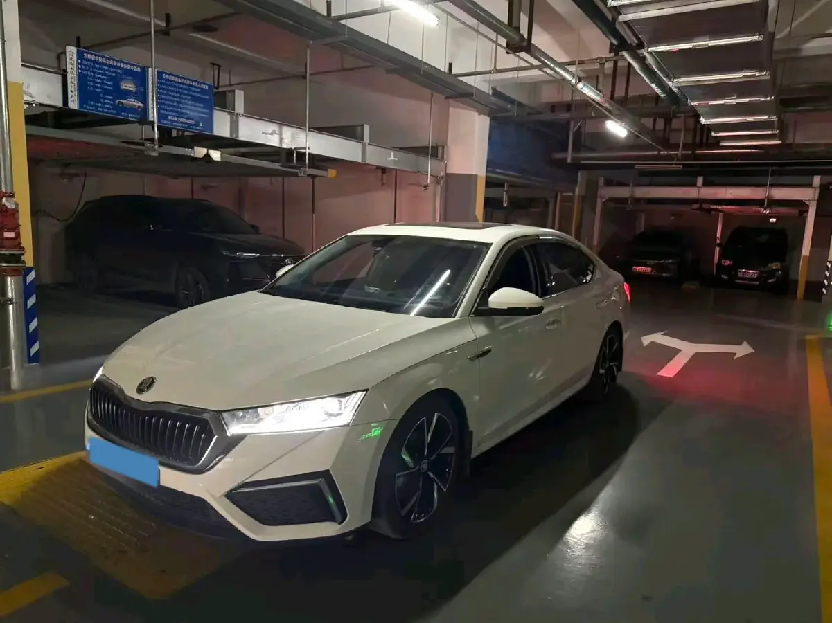 2022 Skoda Octavia 1.4T 150HP L4 7DCT