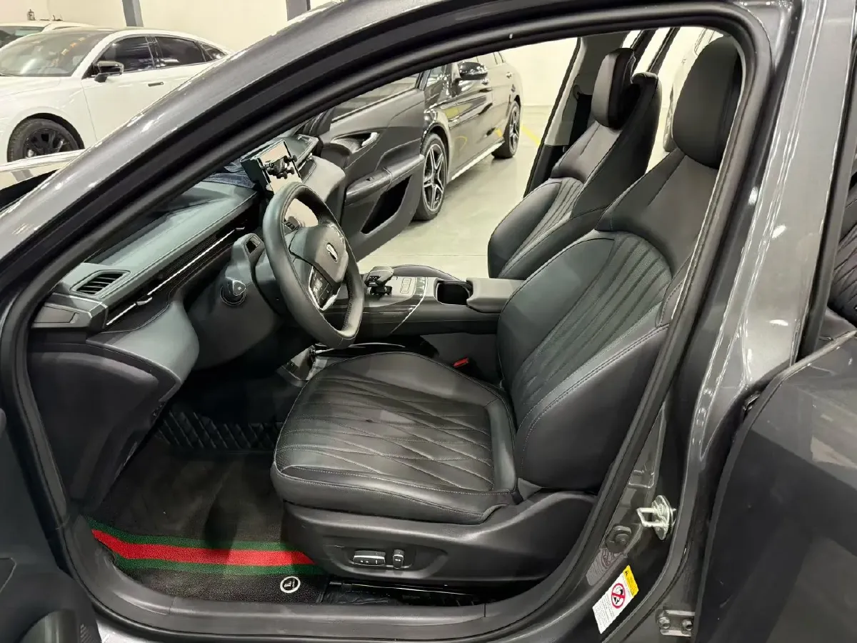 2023 ChangAn Oshan Z6 1.5T 188HP L4 7DCT,autocango,china used car exporter,china ev exporter,chinese used car exporter,chinese used ev exporter