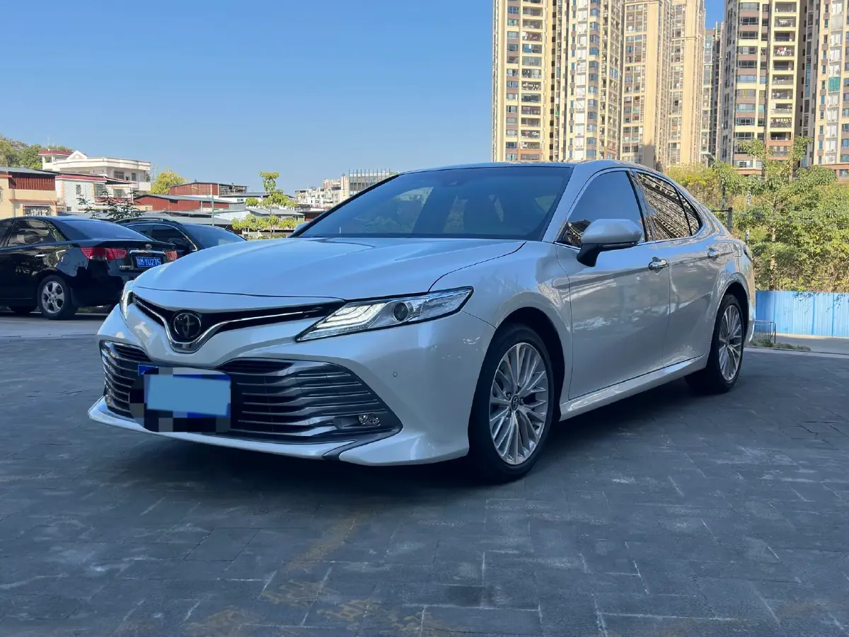 2019 Toyota Camry 2.5L 209HP L4 8AT