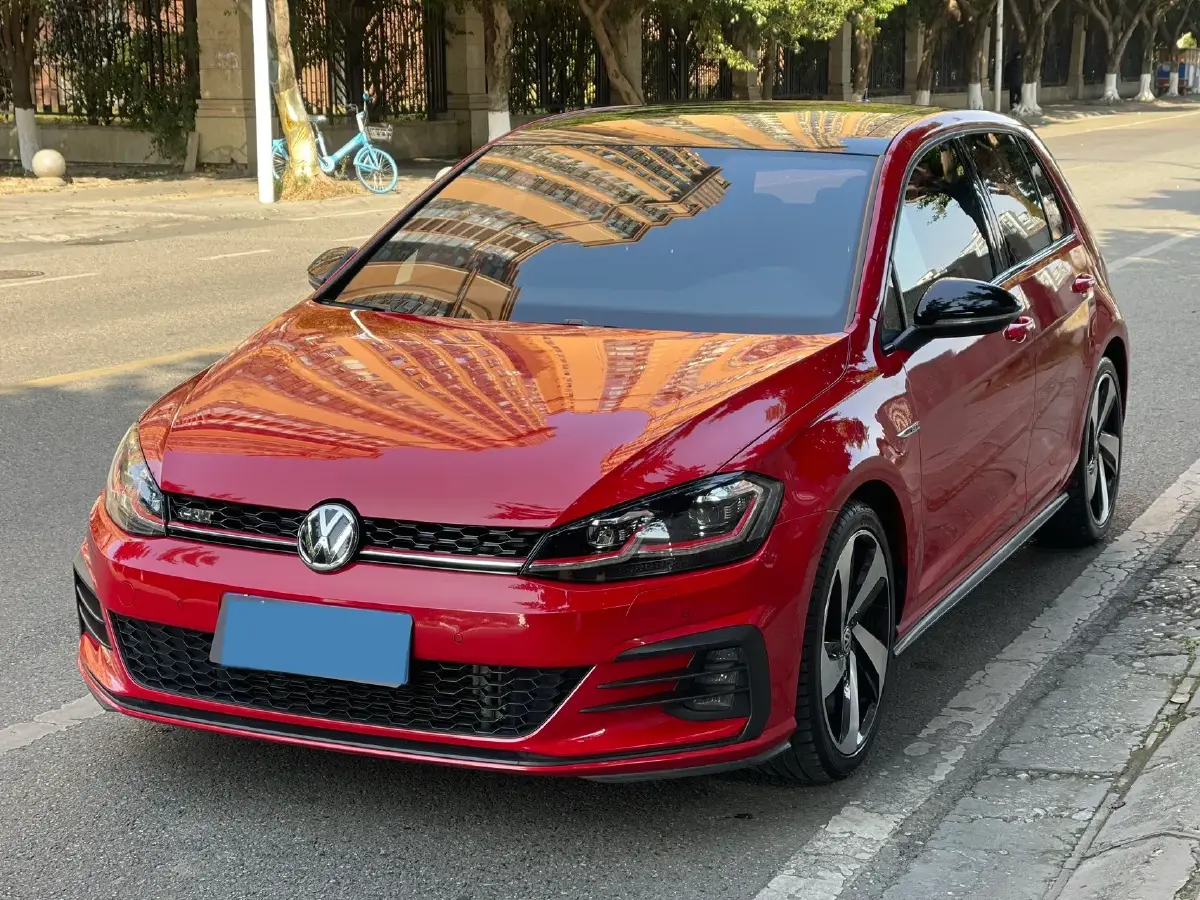 2018 Volkswagen GolfGTI 2.0T 220HP L4 7DCT