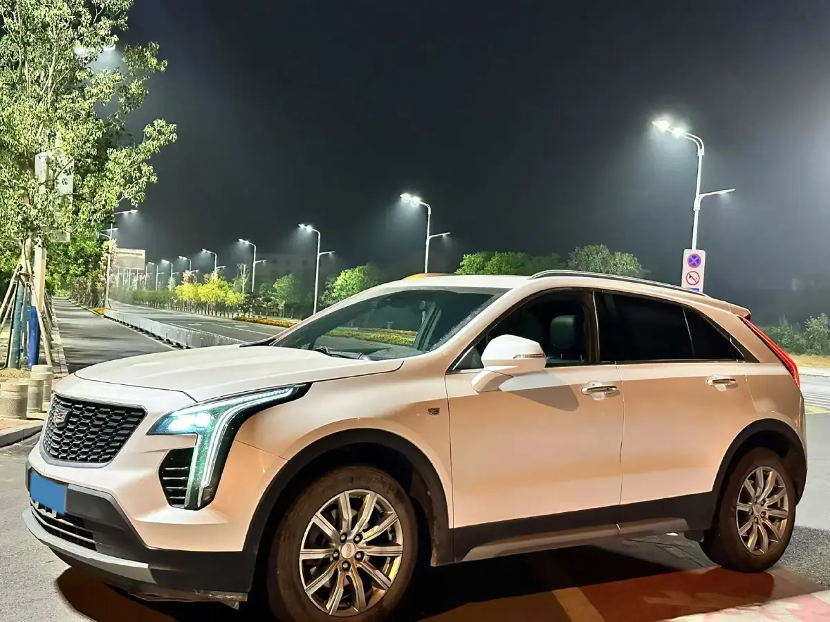 2022 Cadillac XT4 2.0T 237HP L4 9AT