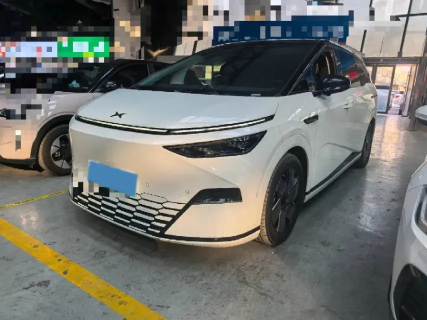 2024 Xpeng X9 BEV 84.5KWH