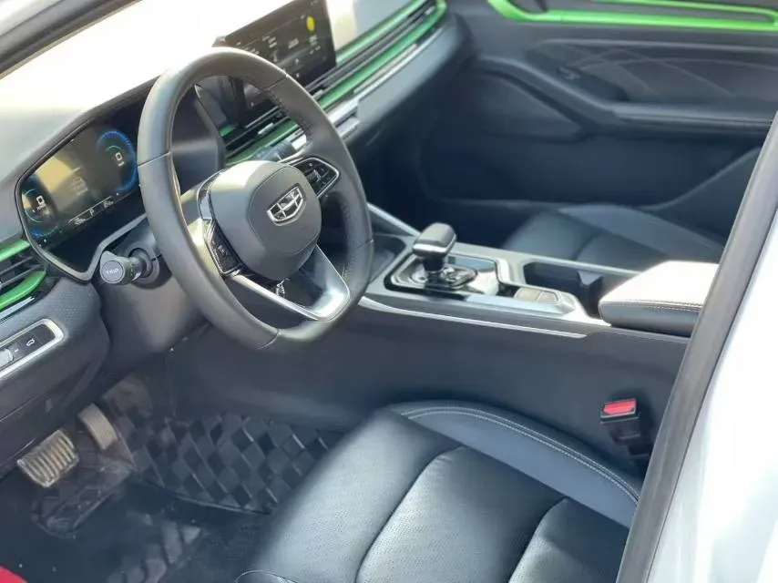 2022 Geely Emgrand L HiP 1.5T 181HP L4 3DHT PHEV 15.5KWH,autocango,china used car exporter,china ev exporter,chinese used car exporter,chinese used ev exporter