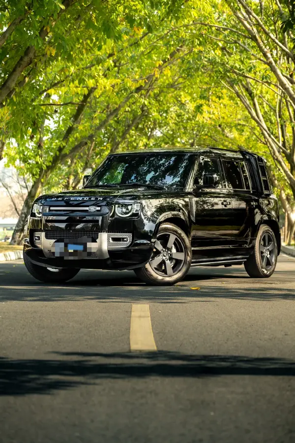 2024 Land Rover Defender 3.0T 400HP L6 8AT
