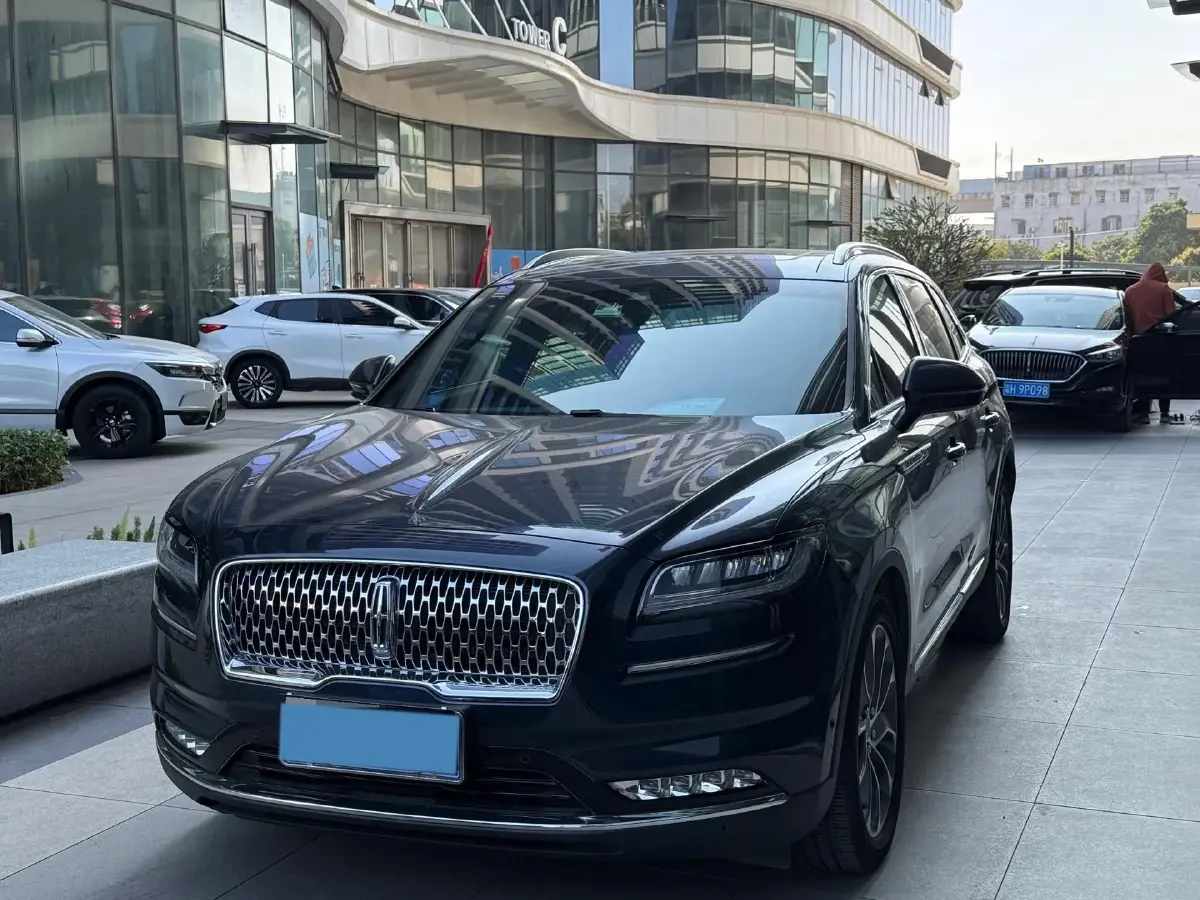 2021 Lincoln Nautilus 2.0T 245HP L4 8AT